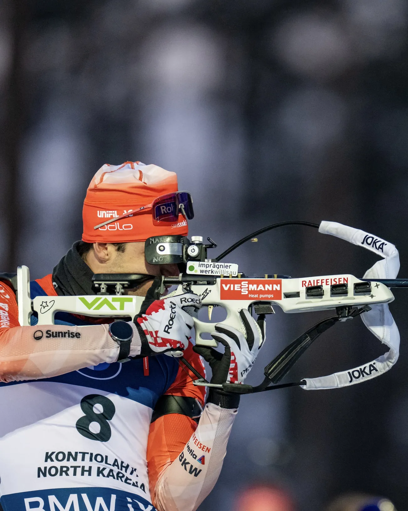 Niklas Hartweg im Anschlag am Schiessstand